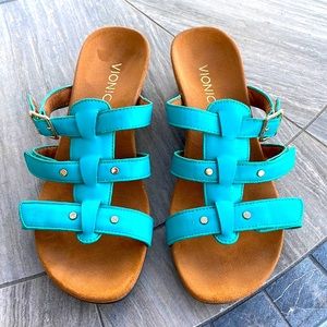 Vionic Radia Low Wedge T Strap Sandals Size 8
